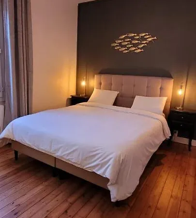 Maison De Avec Patio Ferienhaus